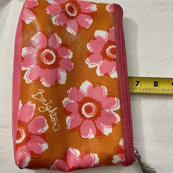 Brighton Fun Floral Cosmetic, Make-up Bag with glossy coating for durability - Picture 4 of 6